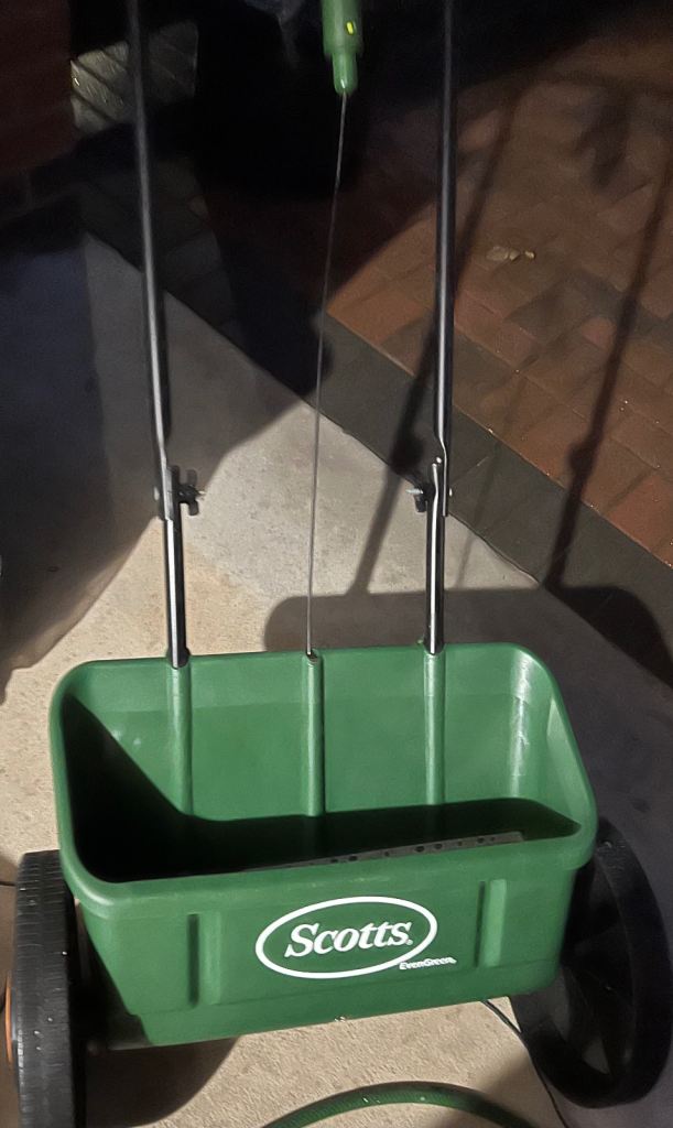Scotts Lawn Spreader 