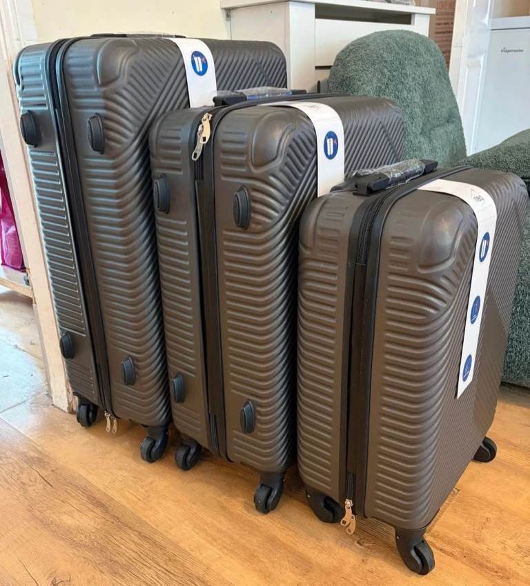 Neo hard shell suitcase set