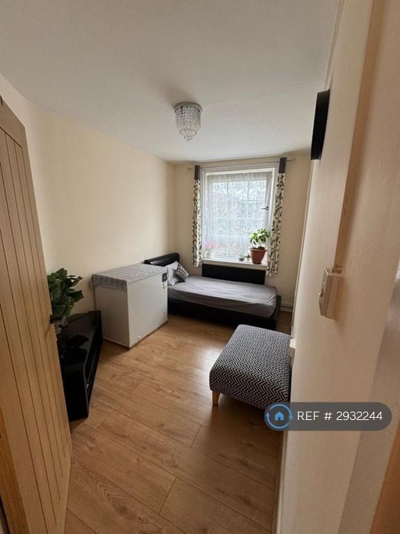 2 bedroom flat in East India Buildings, London, E14 (2 bed) (#2932244)