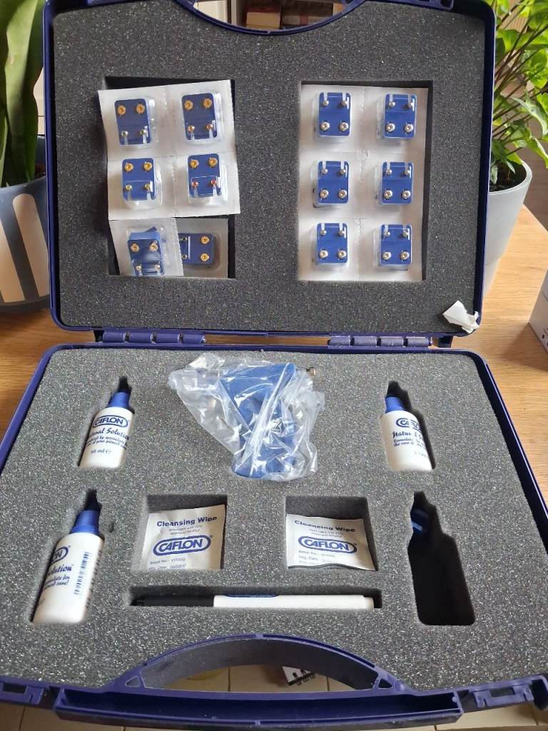Caflon ear piercing kit
