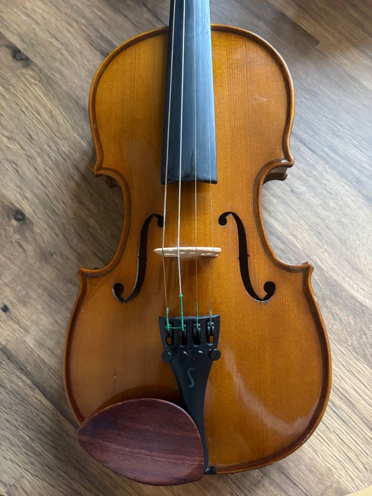 Gorgeous 1/2 Size Stentor 1 Violin Outfit 