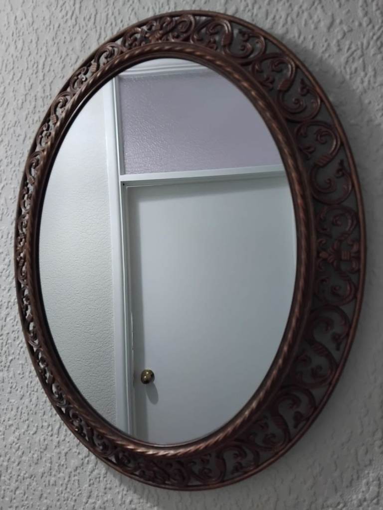 Oval mirror 