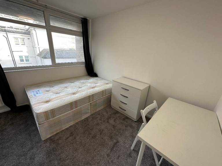 Rooms in Harrow HA2 – Single from £650 | Ensuite Double £1000 | Available Now