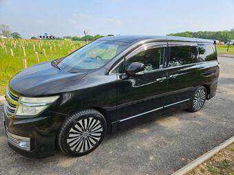 2010 Nissan Elgrand, 3490 (cc) LPG converted 7 seater