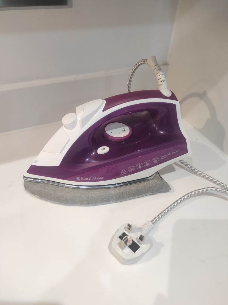 Russell Hobbs Supreme Steam Iron