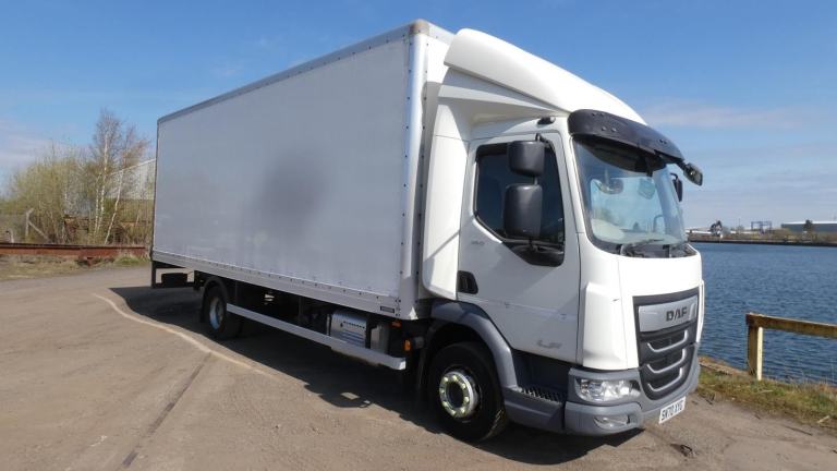 2020 DAF Trucks LF180 7.5T used box truck with column tail lift