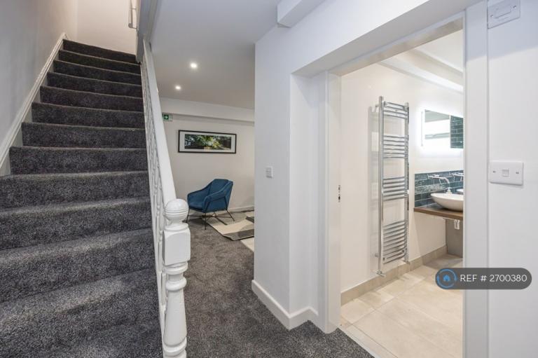 2 bedroom flat in West End Road, Morecambe, LA4 (2 bed) (#2700380)