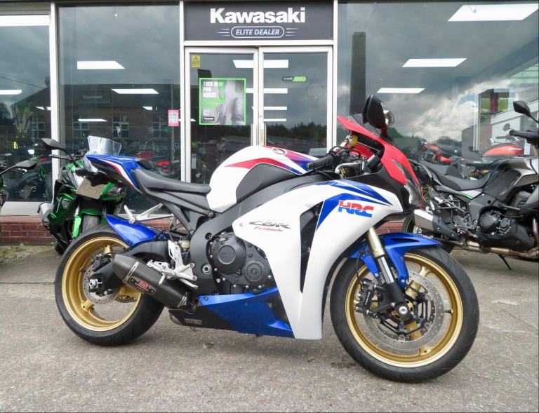 HONDA CBR1000RR FIREBLADE YOSHIMURA CAN & MORE