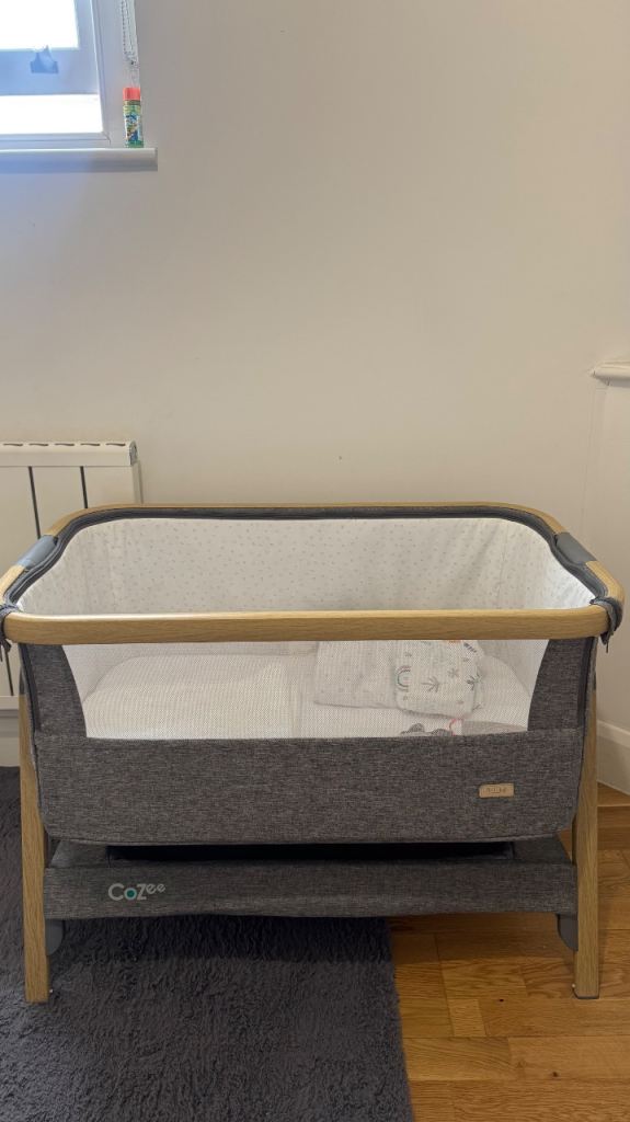 Tutti bambini bedside crib