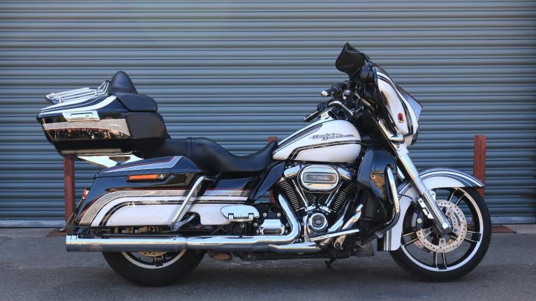Harley-Davidson FLHXS STREET GLIDE SPECIAL 1745cc 2017