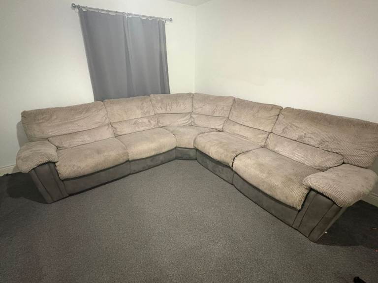 Reclining corner sofa 