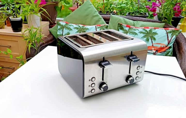Black Stainless 4 slice Toaster 