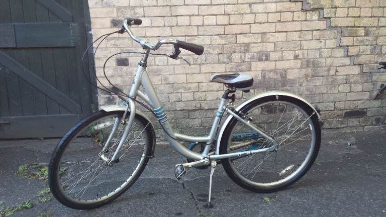 Women's Silver / Blue Raleigh Caprice 3 Speed Bicycle