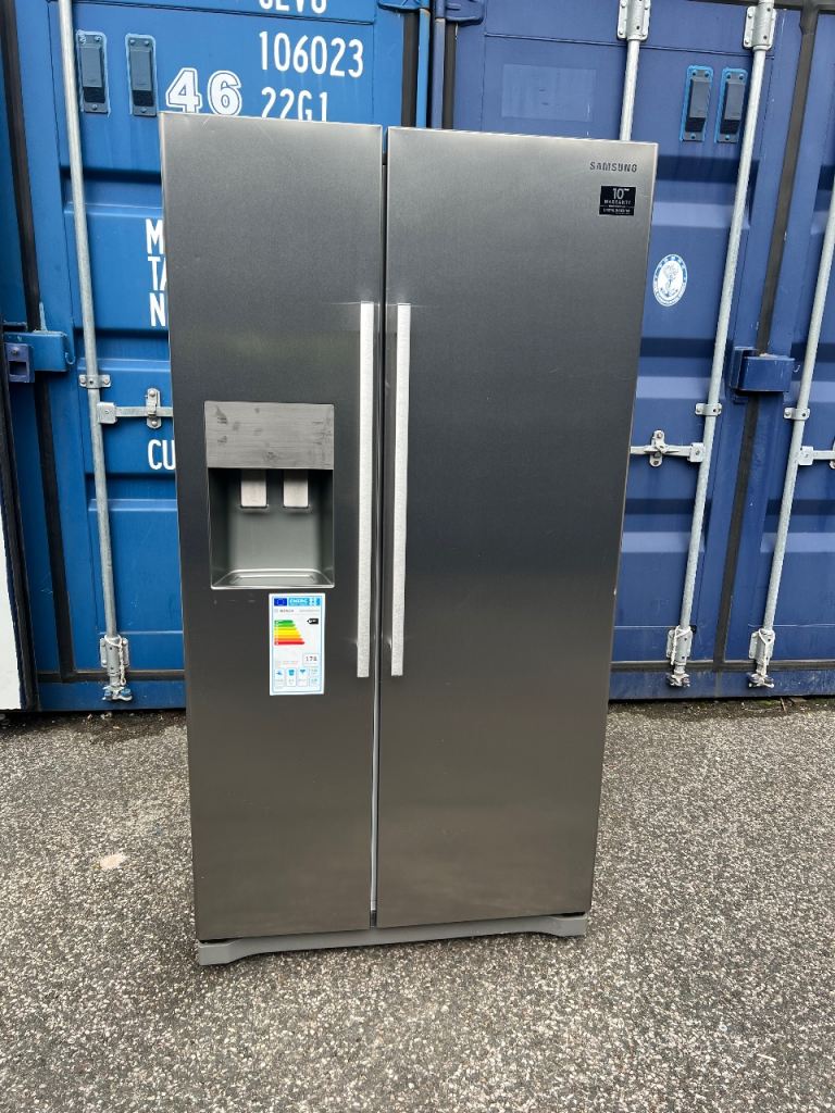 SAMSUNG AMERICAN FRIDGE FREEZER FOR SALE