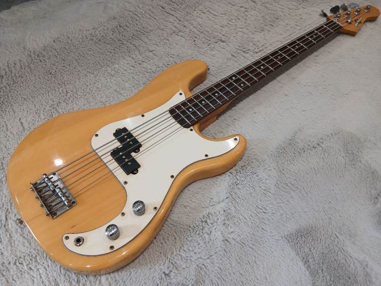 Gear4music bass guitar , can break for parts on request