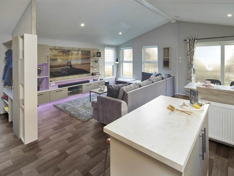 WILLERBY MAPLETON LODGE – HALLOWEEN 7-DAY FLASH SALE – BROADLAND SANDS