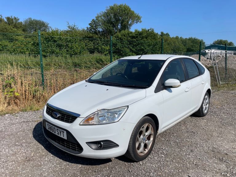 FORD FOCUS 1.6 ZETEC SPORT 60 REG 5 DOOR WHITE MOT UNTIL OCTOBER LOW INSURANCE 40+ MPG