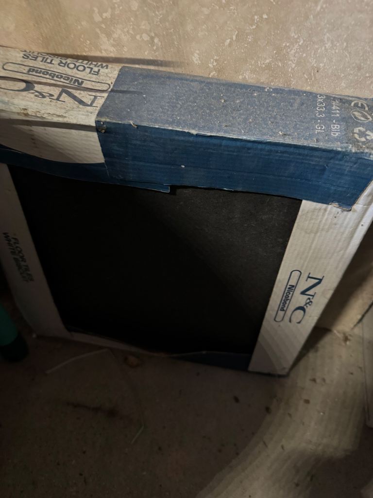 Free Black Floor Tiles – N&C Nicobond (33.3 x 33.3 cm)