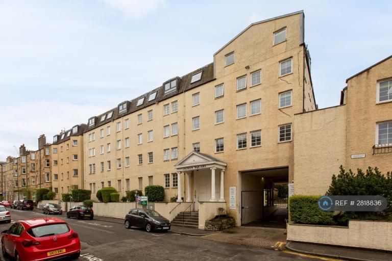 4 bedroom flat in Caledonian Crescent, Edinburgh, EH11 (4 bed) (#2818836)