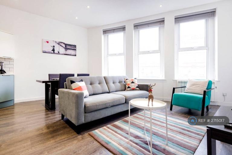 2 bedroom flat in Finchley Road, London, NW3 (2 bed) (#2715017)