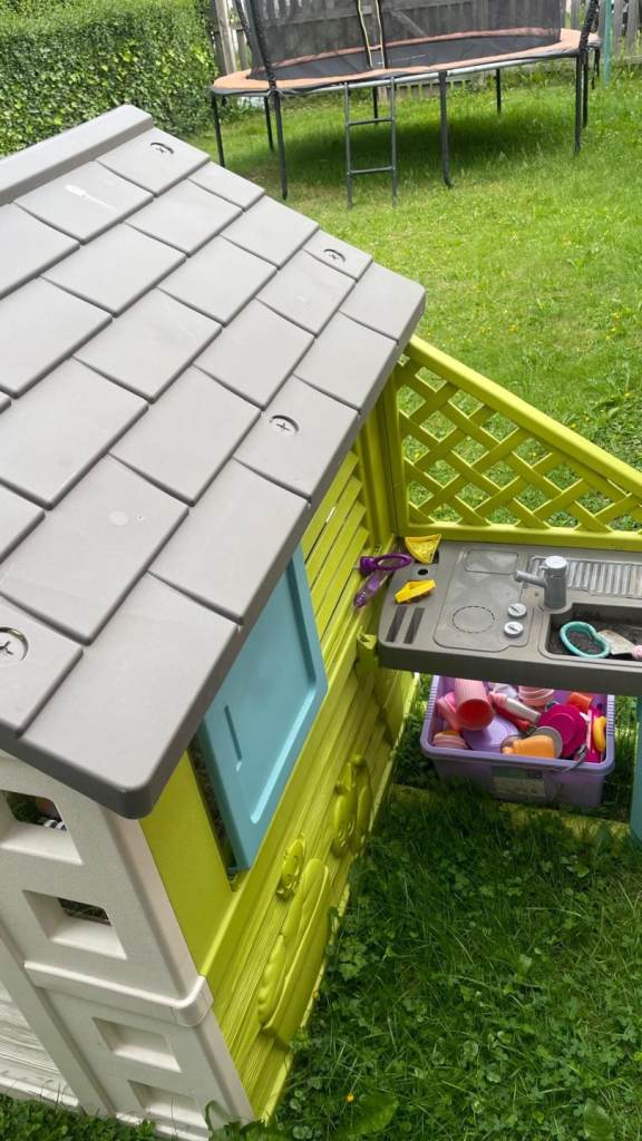 Kids Outdoor Playhouse with Kitchen Area