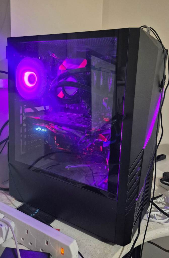 Gaming PC with screen and speaker