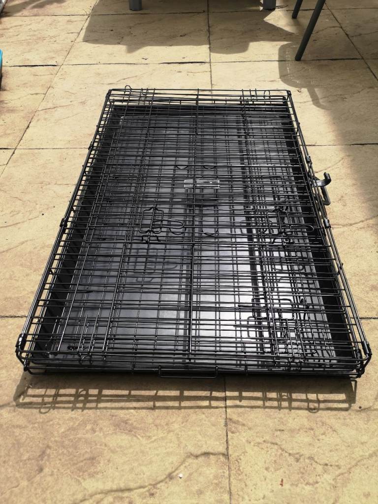 Medium dog crate and blackout cover
