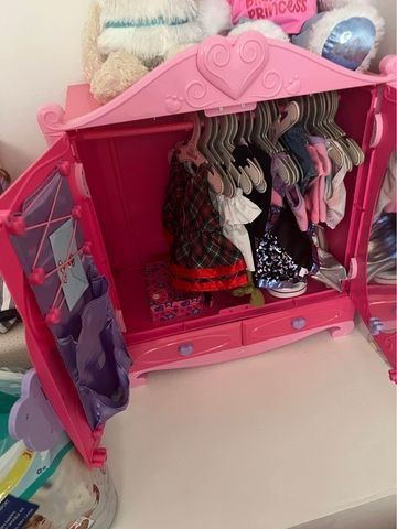Build the bear wardrobe and accessories 