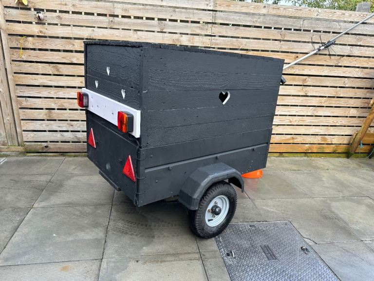 Very sturdy trailer all electrics included rustproof metal