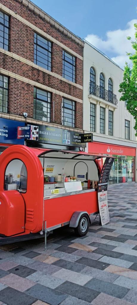 MOBILE CATERING UNIT / FOOD TRUCK FOR SALE