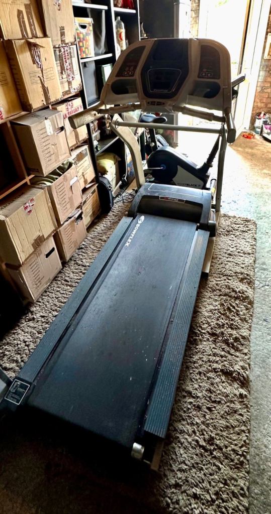 Free Running Machine/Treadmill