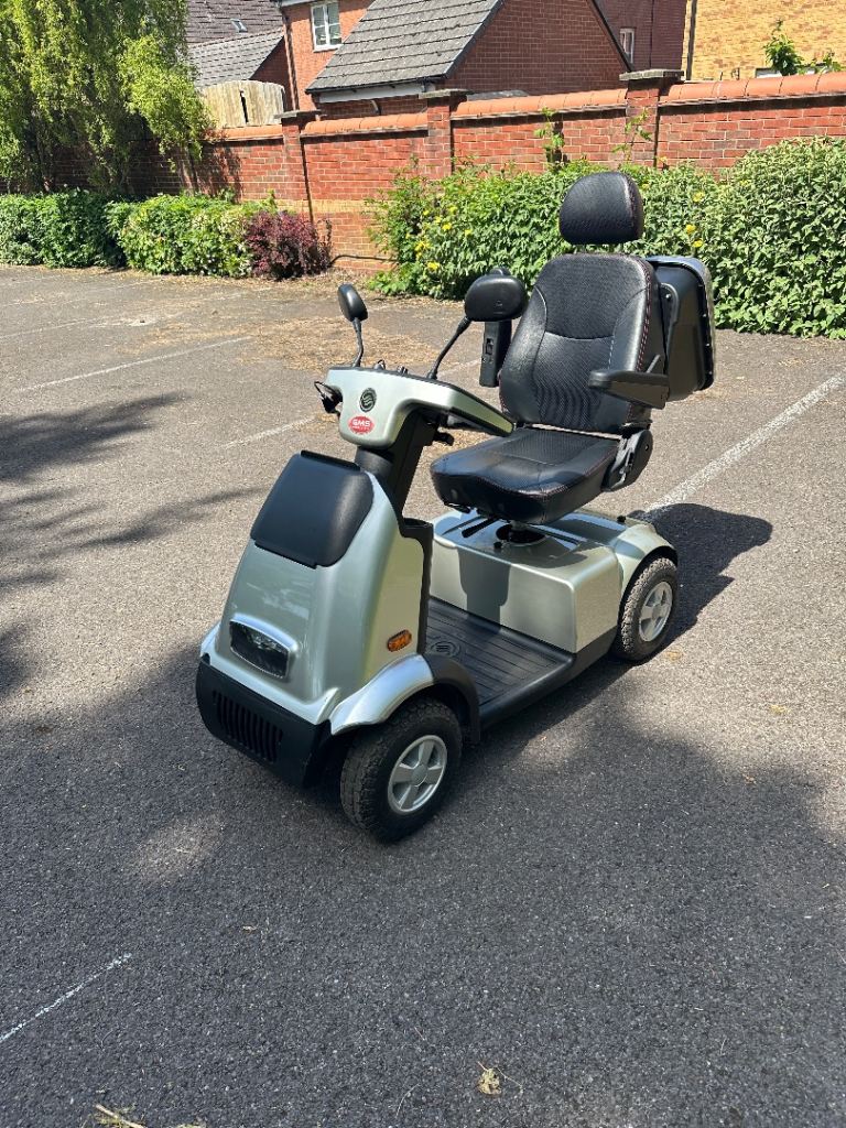 Mobility scooter TGA breeze midi 8mph twin battery model lights & indicators &horn 