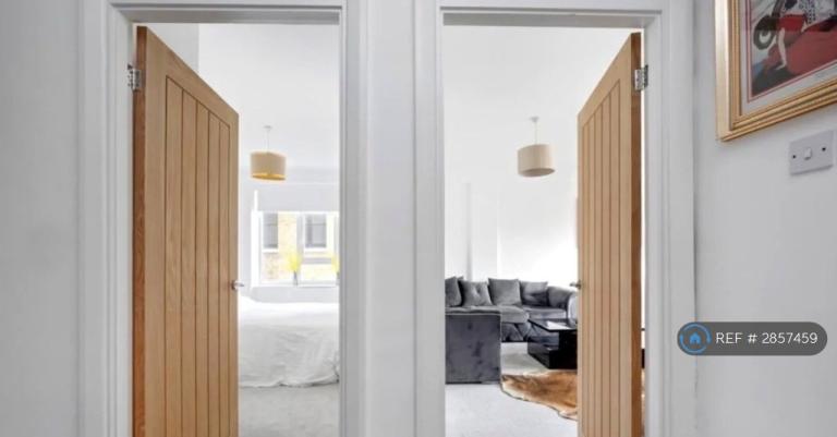 2 bedroom flat in Parking Incl & Pet Friendly, Hove, BN3 (2 bed) (#2857459)