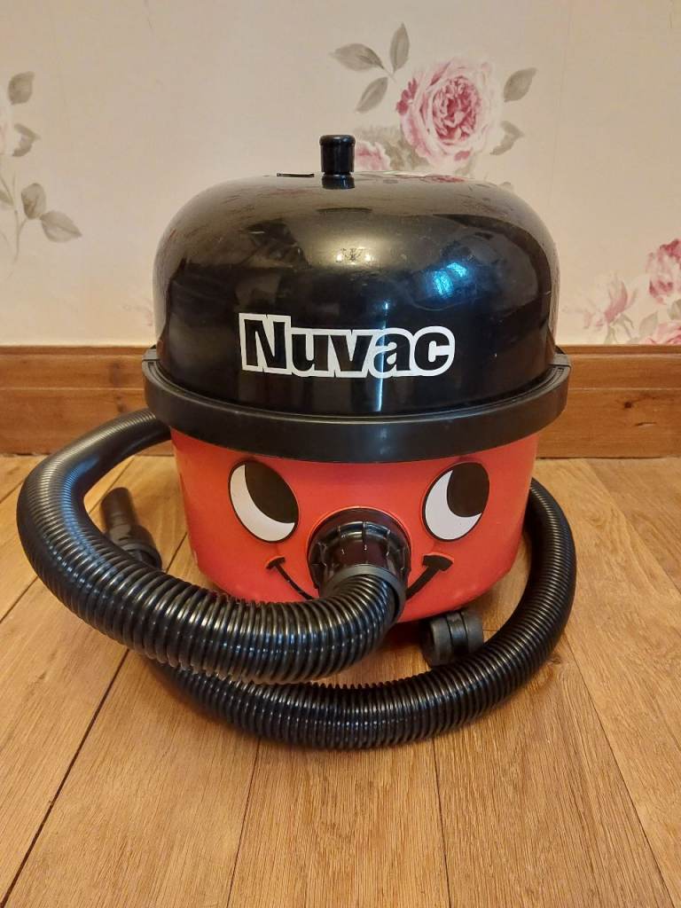 HENRY VACUUM CLEANER IN VERY GOOD CONDITION AND WORKING ORDER.