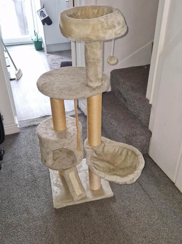 Cat tree