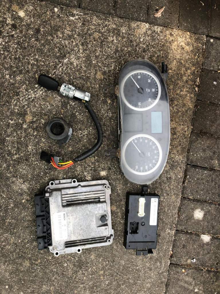 Vauxhall vivaro 2014 ECU