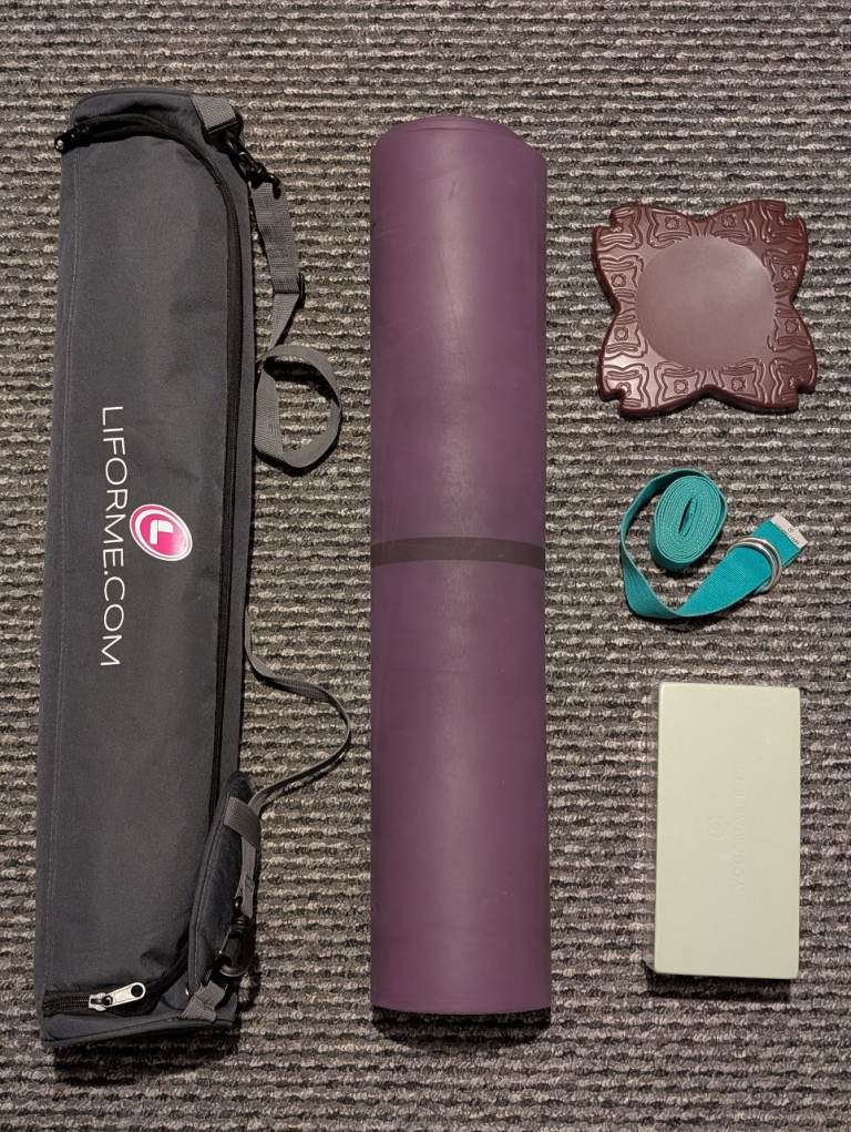 Yoga Starter Kit - Liforme Mat, Carry Bag, Yoga Matters Foam Block, Strap & Pad