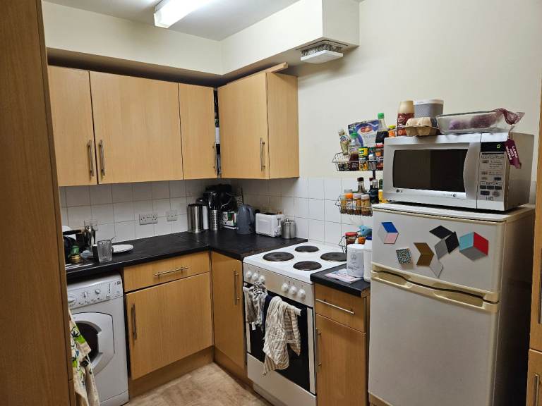 Double room available for 4 or 5 months