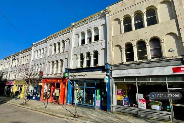 1 bedroom flat in Kings Road, St Leonards-On-Sea, TN37 (1 bed) (#2789665)