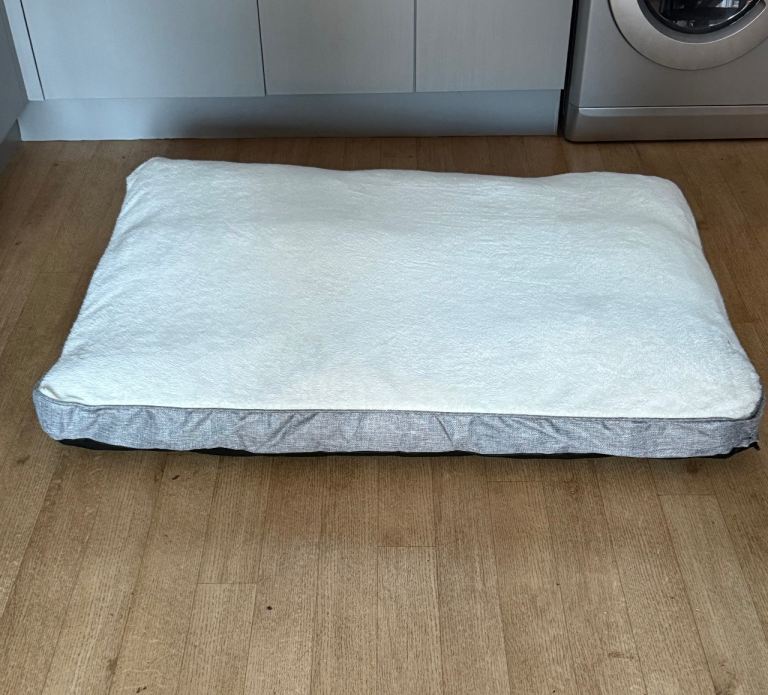 Large Dog Bed *** COLLECTION ONLY ***