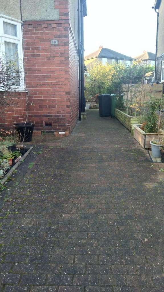 3 Bedroom semi-detached house for rent £850 pcm