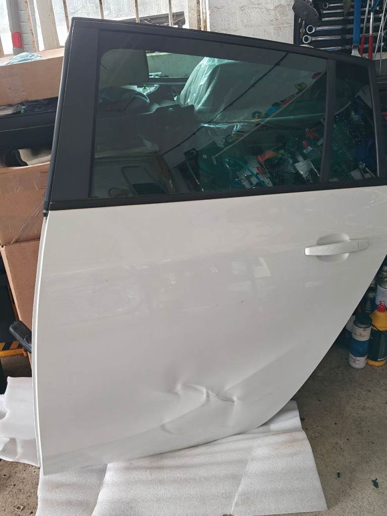 Rear left door Vauxhall Zafira Tourer C White 40R