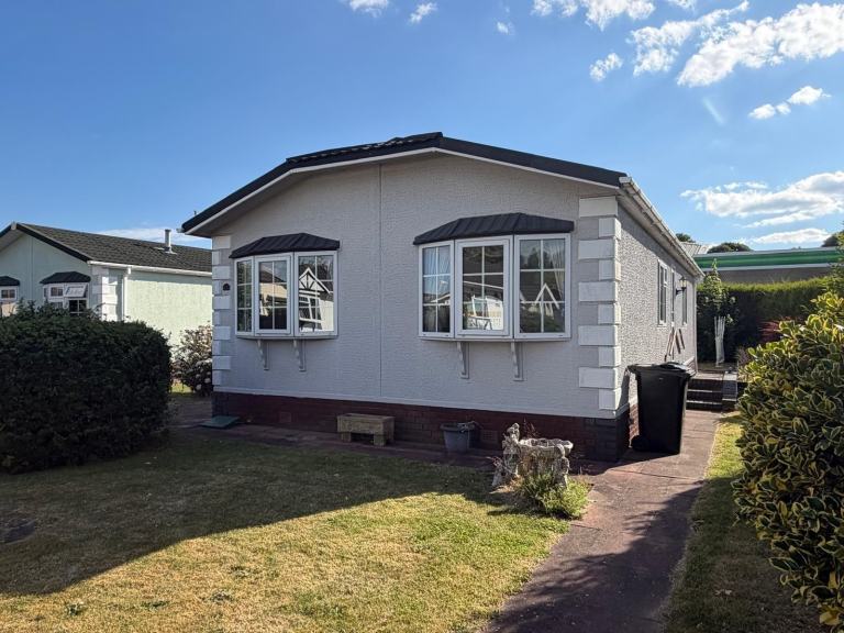 Statley Albion Chatsworth Gold in Wolverhampton  - Lodge / Caravan 
