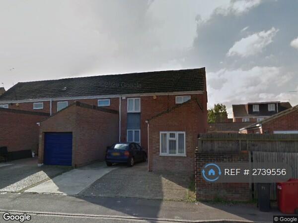 4 bedroom house in Rochfords Gardens, Slough, SL2 (4 bed) (#2739556)