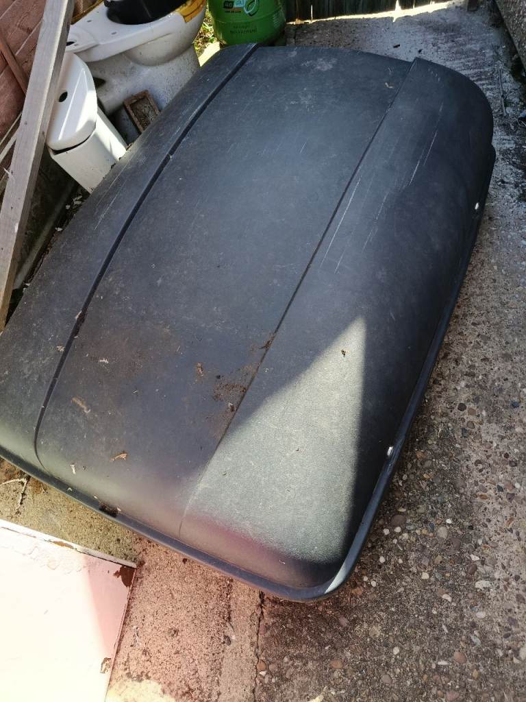 Free damaged roof box 