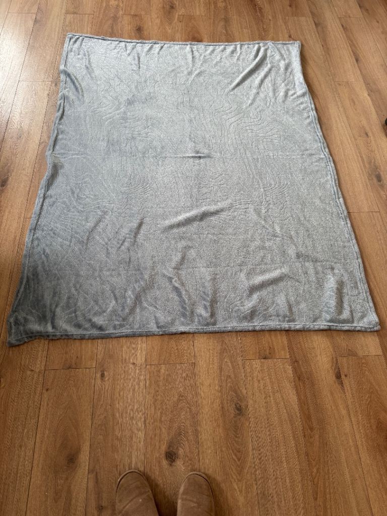 Fleece style Throw. Blue,smaller sized. £5