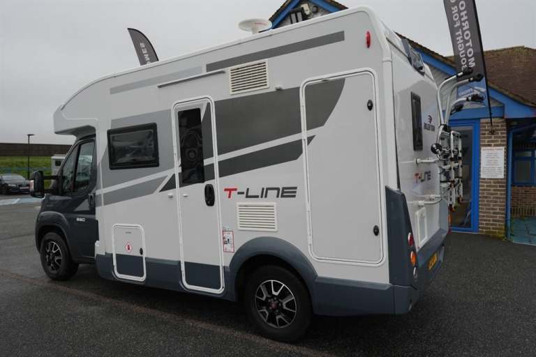 Roller Team T-Line 590 FIAT 4 BERTH 4 TRAVEL SEAT MOTORHOME