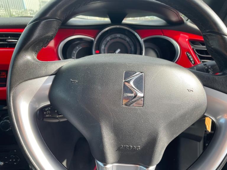 2013 Citroen DS3 1.6 e-HDi Airdream DStyle Red 3dr HATCHBACK Diesel Manual