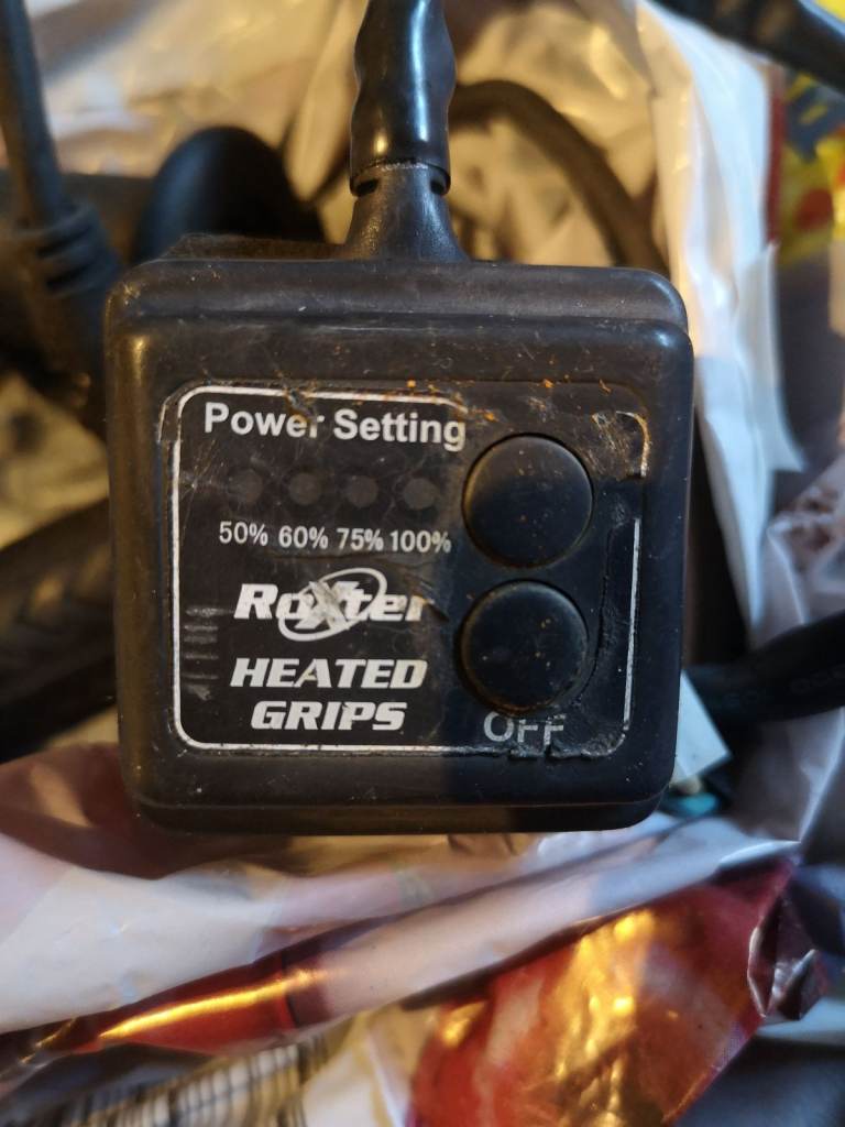 Heated motorcycle grips 