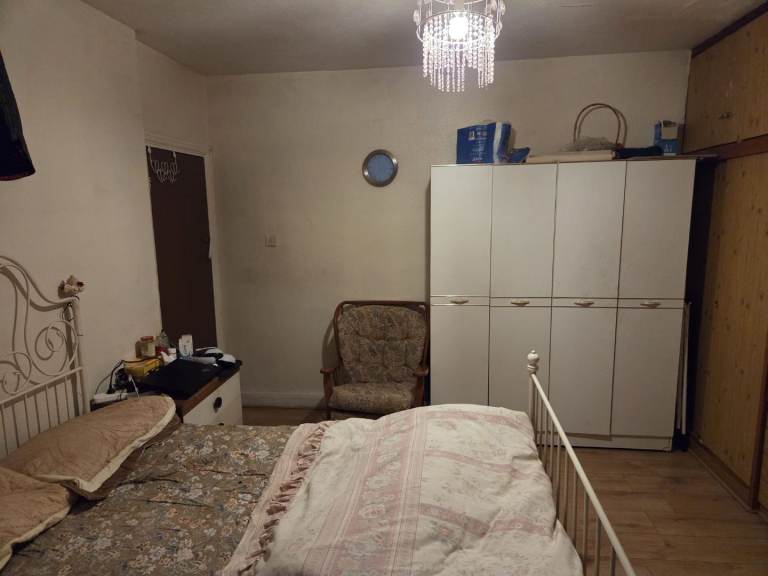 Double room to rent in a family home